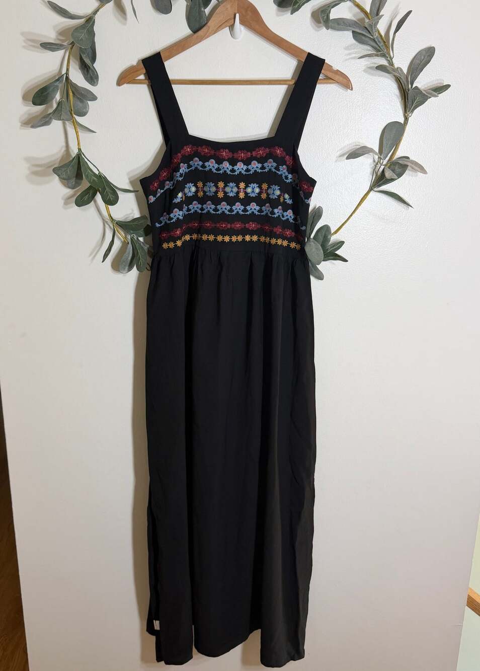 NWT Coco + Carmen Sarah Embroidered Midi Dress